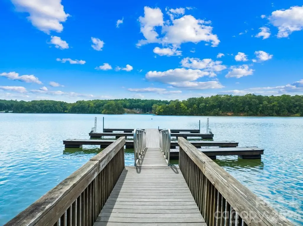 268 S Harbor Watch Drive Statesville NC 28677