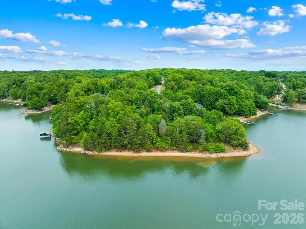 268 S Harbor Watch Drive Statesville NC 28677