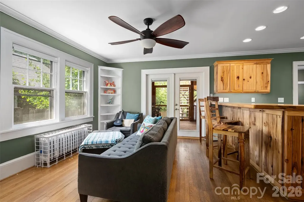 23 Lanvale Avenue Asheville NC 28806