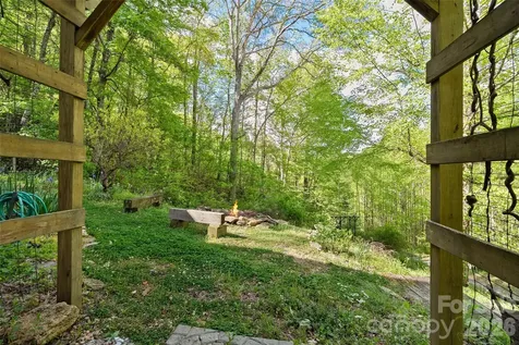 580 Split Pine Cove Clyde NC 28721