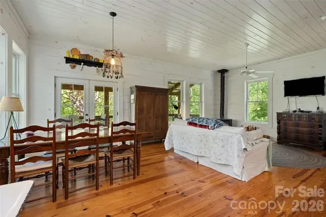 580 Split Pine Cove Clyde NC 28721