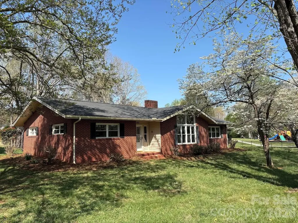 1820 Connelly Springs Road Lenoir NC 28645