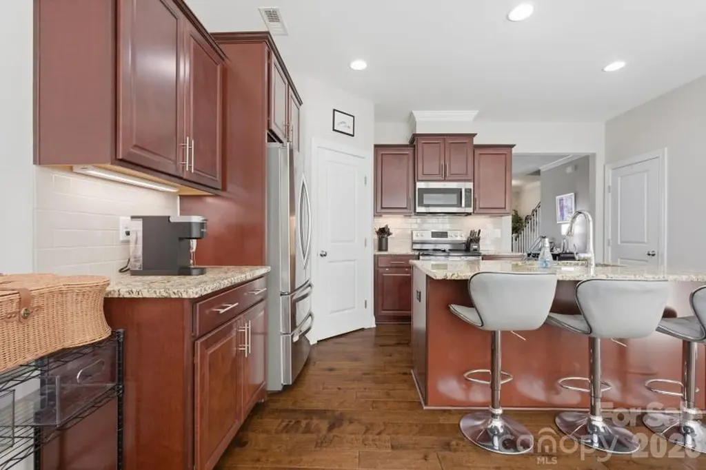 8737 Aspinwall Drive Charlotte NC 28216