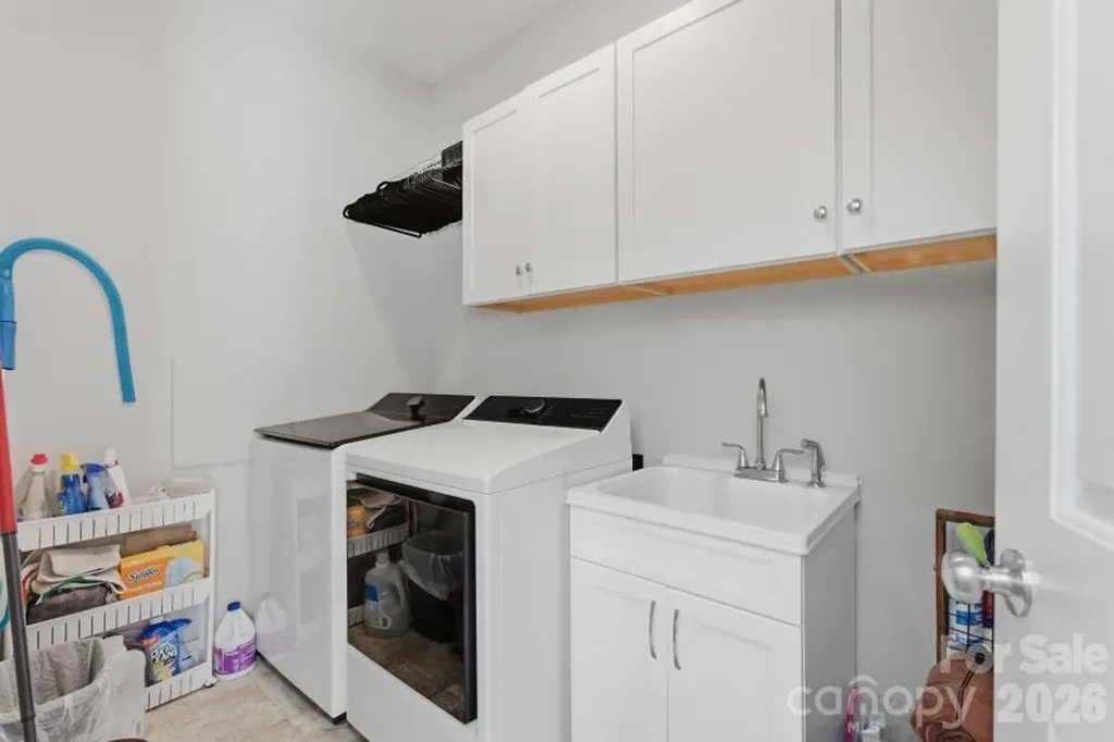 8737 Aspinwall Drive Charlotte NC 28216