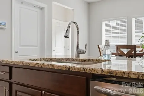 8737 Aspinwall Drive Charlotte NC 28216
