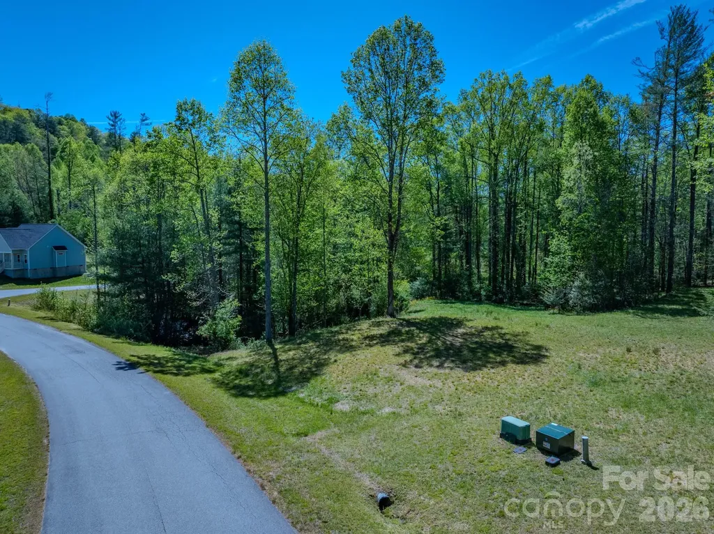 92 Crystal Heights Drive Hendersonville NC 28739