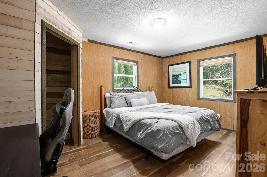 521 Lake Falls Road Hendersonville NC 28739