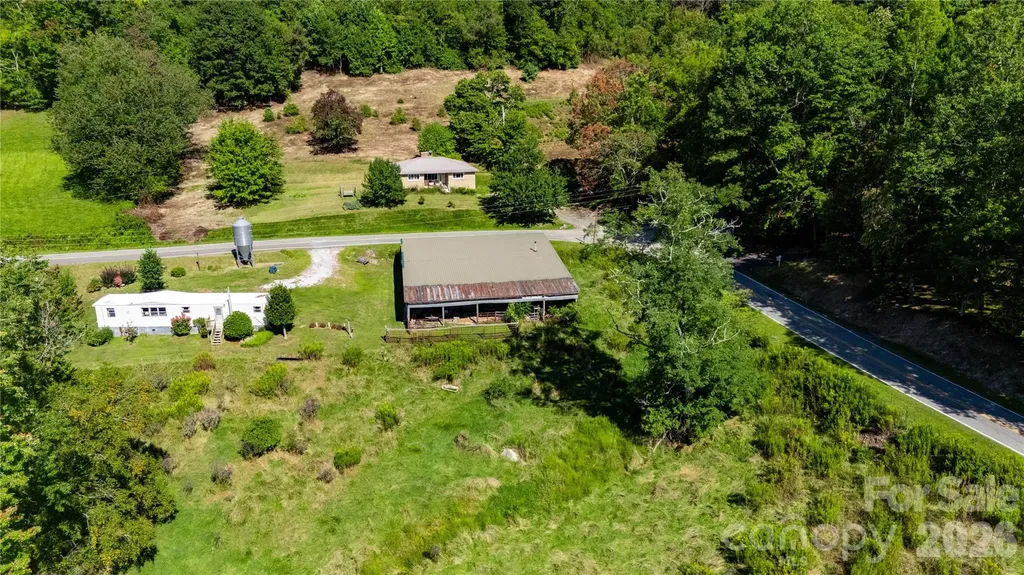 560 Russ Norris Heaton Road Elk Park NC 28622