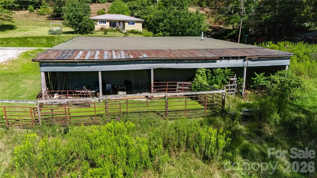 560 Russ Norris Heaton Road Elk Park NC 28622