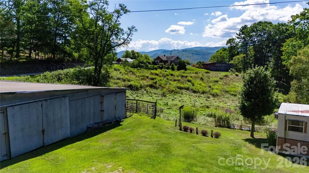560 Russ Norris Heaton Road Elk Park NC 28622