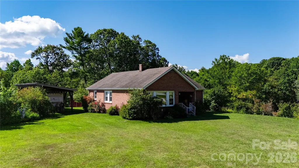 560 Russ Norris Heaton Road Elk Park NC 28622