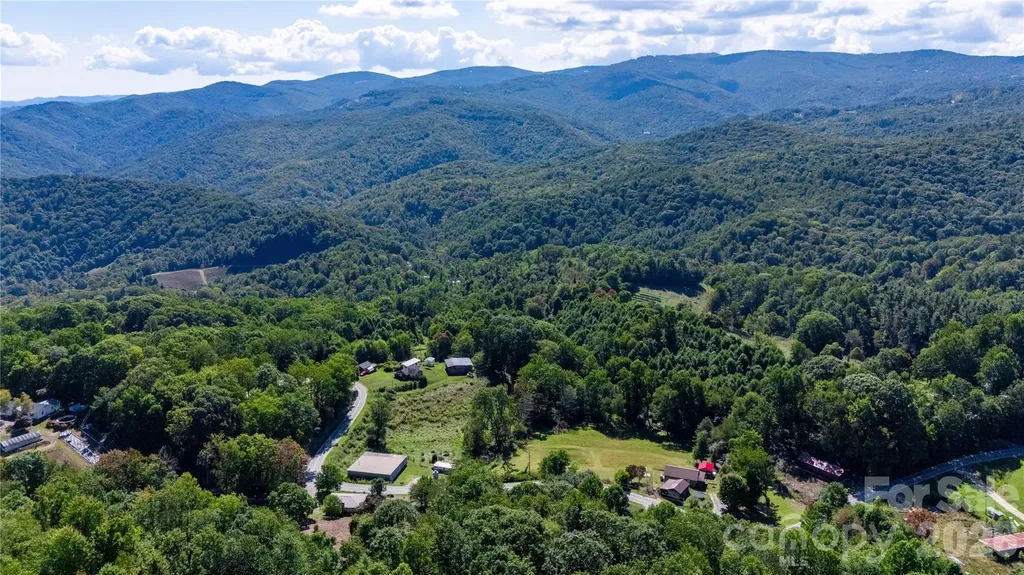 560 Russ Norris Heaton Road Elk Park NC 28622