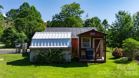 560 Russ Norris Heaton Road Elk Park NC 28622