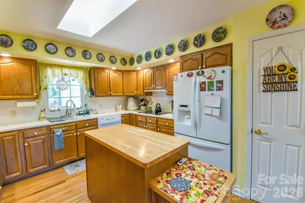 548 Thunder Road Brevard NC 28712