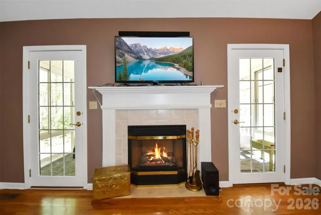 548 Thunder Road Brevard NC 28712