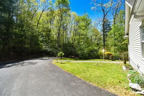 548 Thunder Road Brevard NC 28712