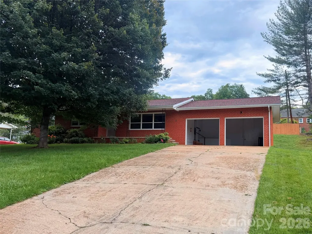 56 Henson Drive Waynesville NC 28786