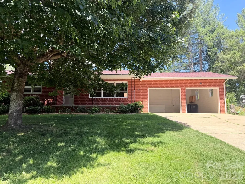 56 Henson Drive Waynesville NC 28786