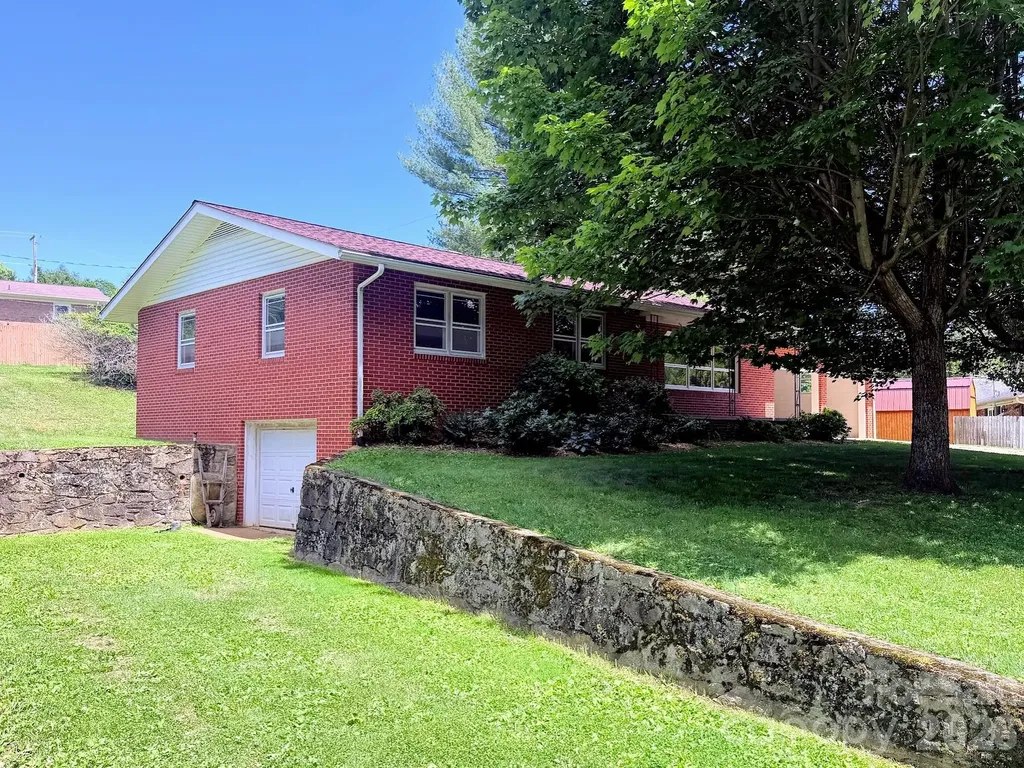 56 Henson Drive Waynesville NC 28786