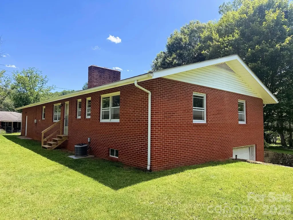 56 Henson Drive Waynesville NC 28786