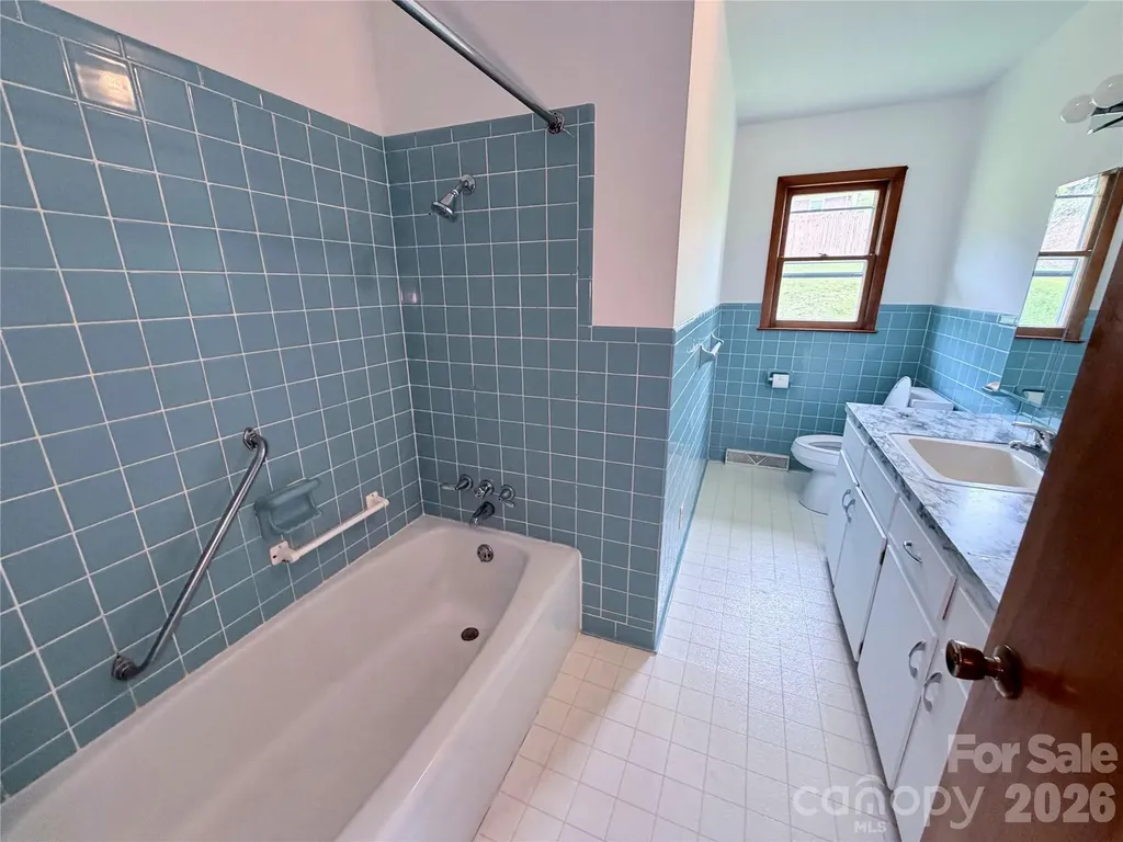 56 Henson Drive Waynesville NC 28786