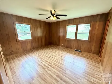 56 Henson Drive Waynesville NC 28786