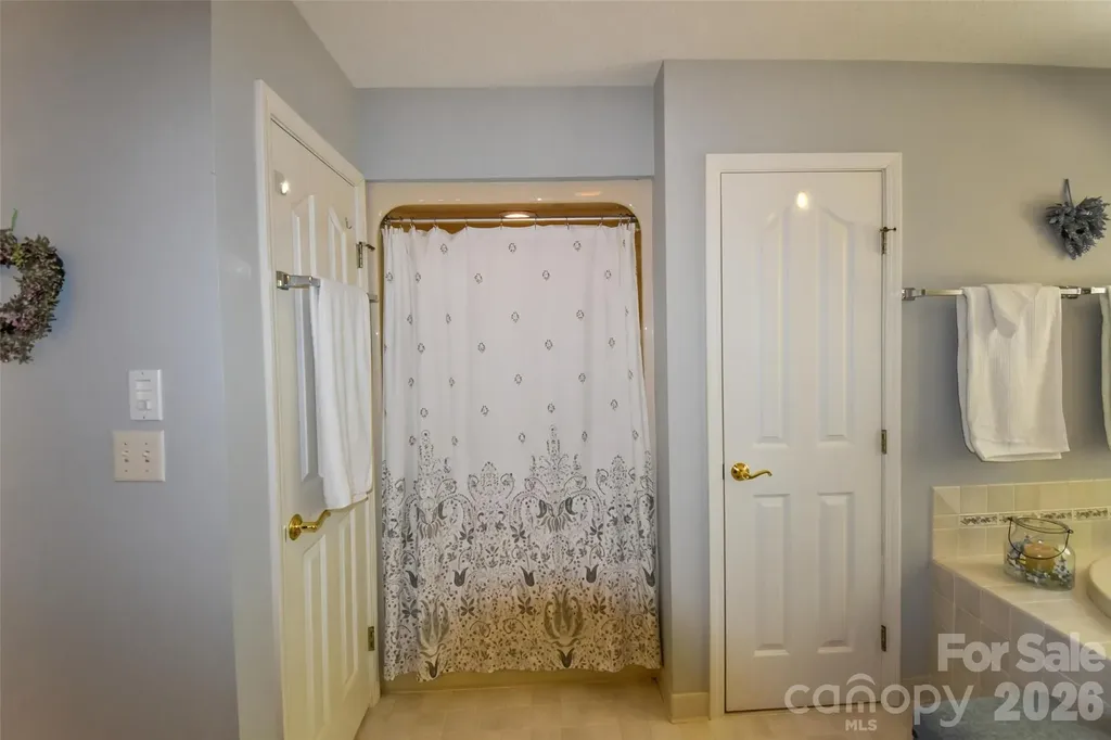 548 Thunder Road Brevard NC 28712