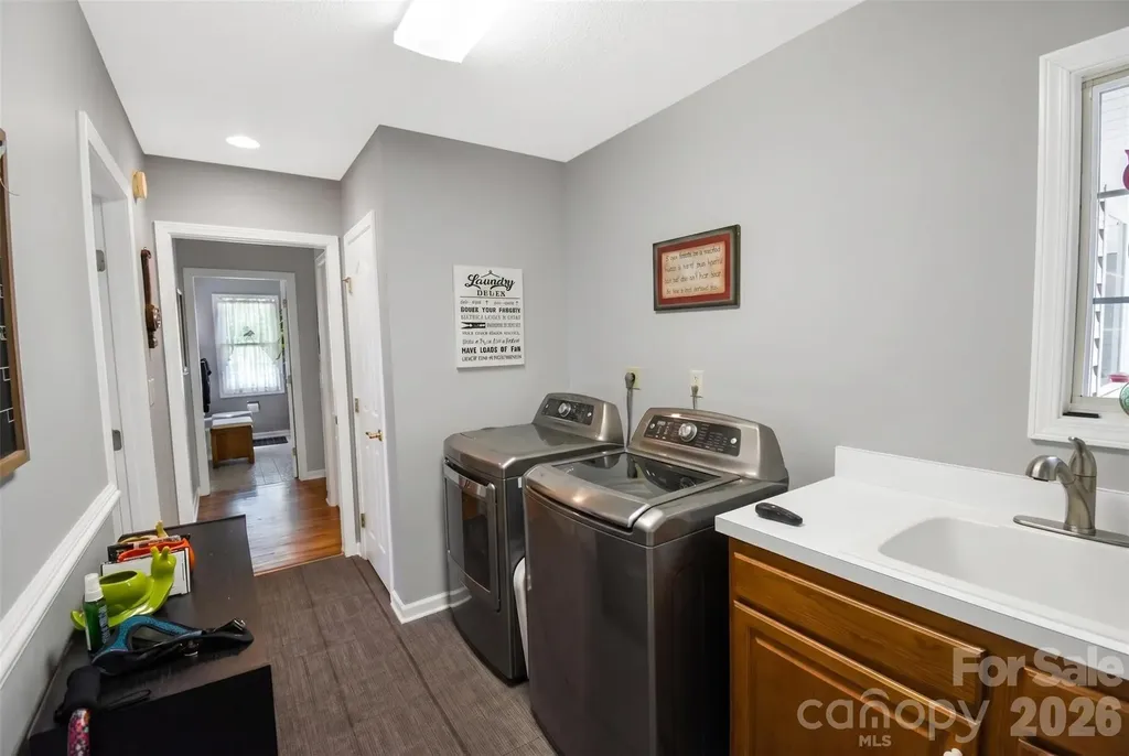 548 Thunder Road Brevard NC 28712