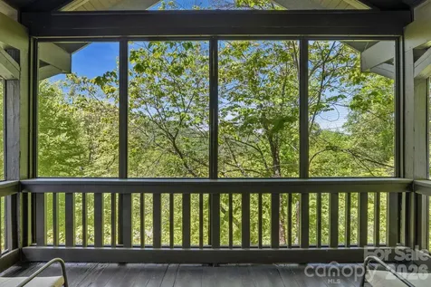 144 Pegg Road Barnardsville NC 28709