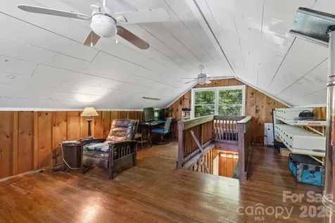 144 Pegg Road Barnardsville NC 28709