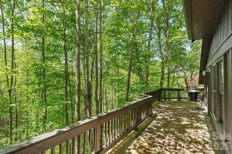 144 Pegg Road Barnardsville NC 28709