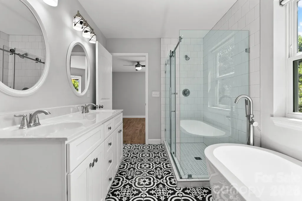 13 Annie Street Asheville NC 28806