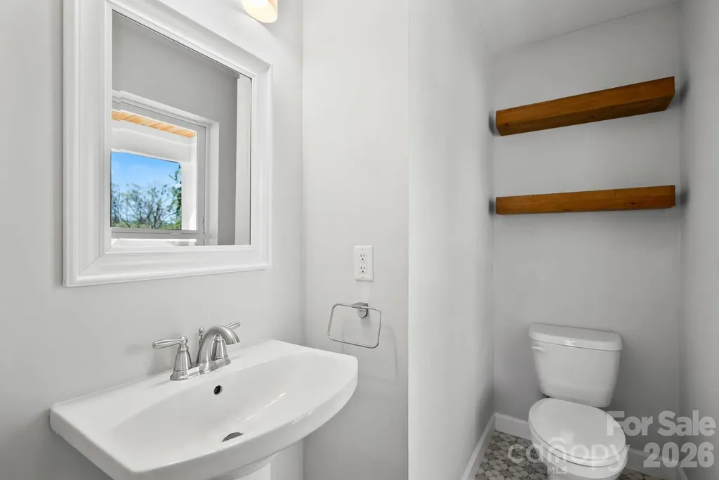 13 Annie Street Asheville NC 28806