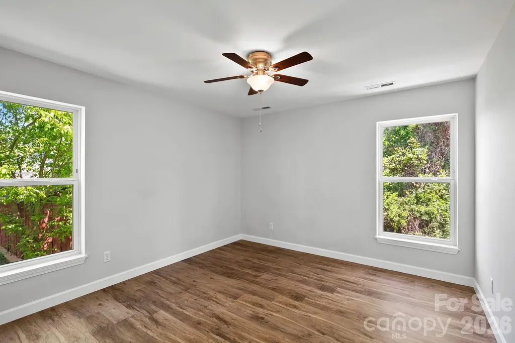 13 Annie Street Asheville NC 28806