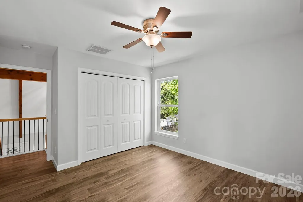 13 Annie Street Asheville NC 28806