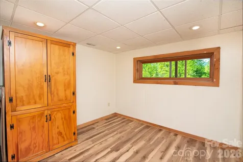 298 Timbuktu Road Sylva NC 28779