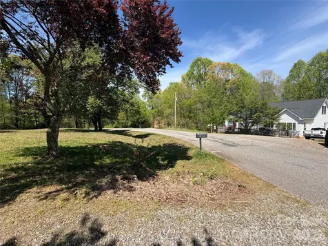 121 Spearpoint Lane Statesville NC 28625