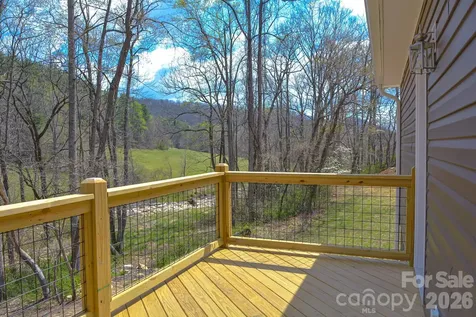 784 Bearwallow Mountain Road Hendersonville NC 28792