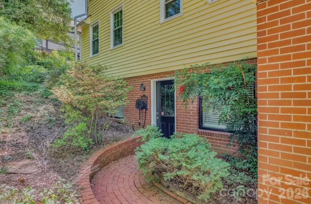 112 Kinwood Street Morganton NC 28655