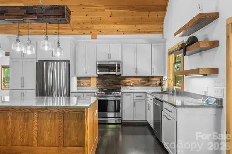 265 Grandview Peaks Drive Nebo NC 28761