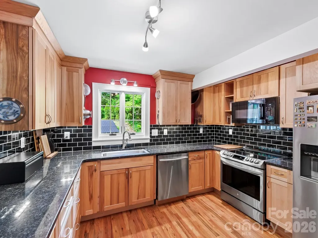 84 Arthur Road Asheville NC 28806