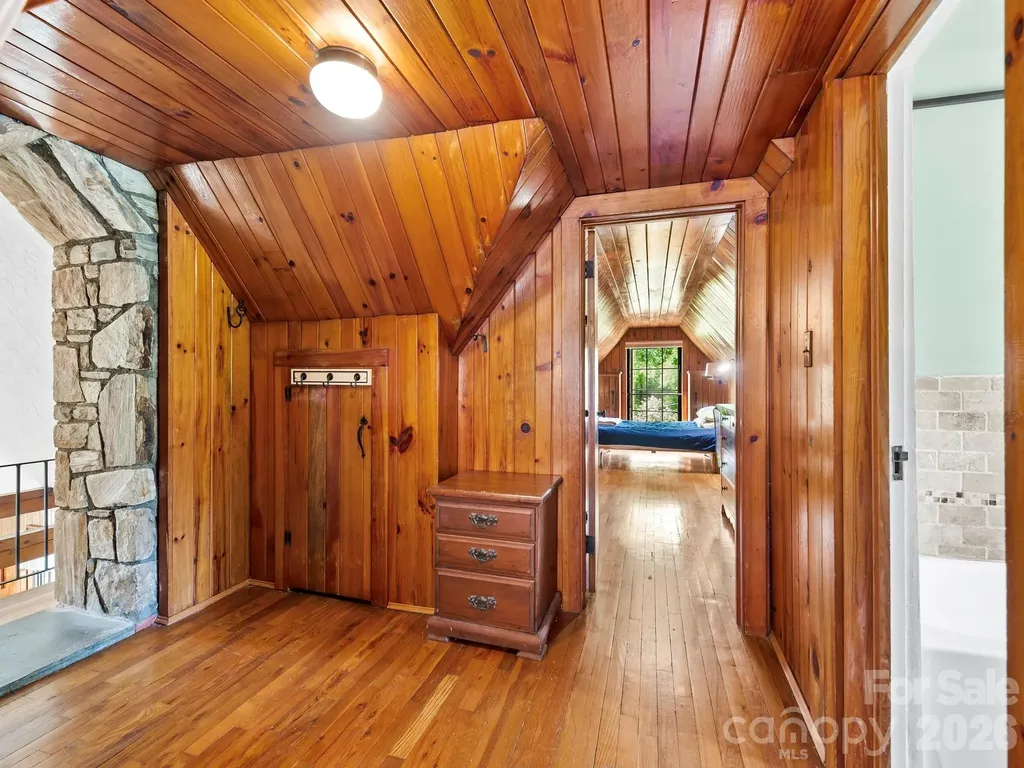 84 Arthur Road Asheville NC 28806