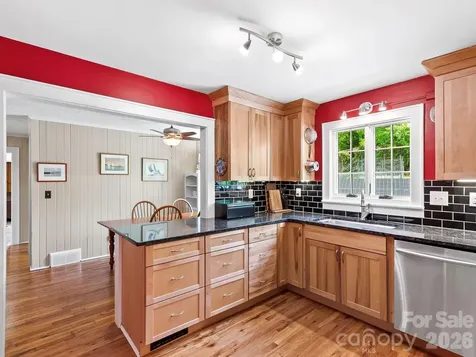 84 Arthur Road Asheville NC 28806