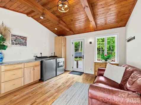 84 Arthur Road Asheville NC 28806