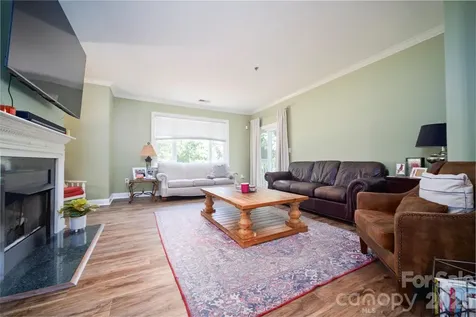 5609 Fairview Road Charlotte NC 28209