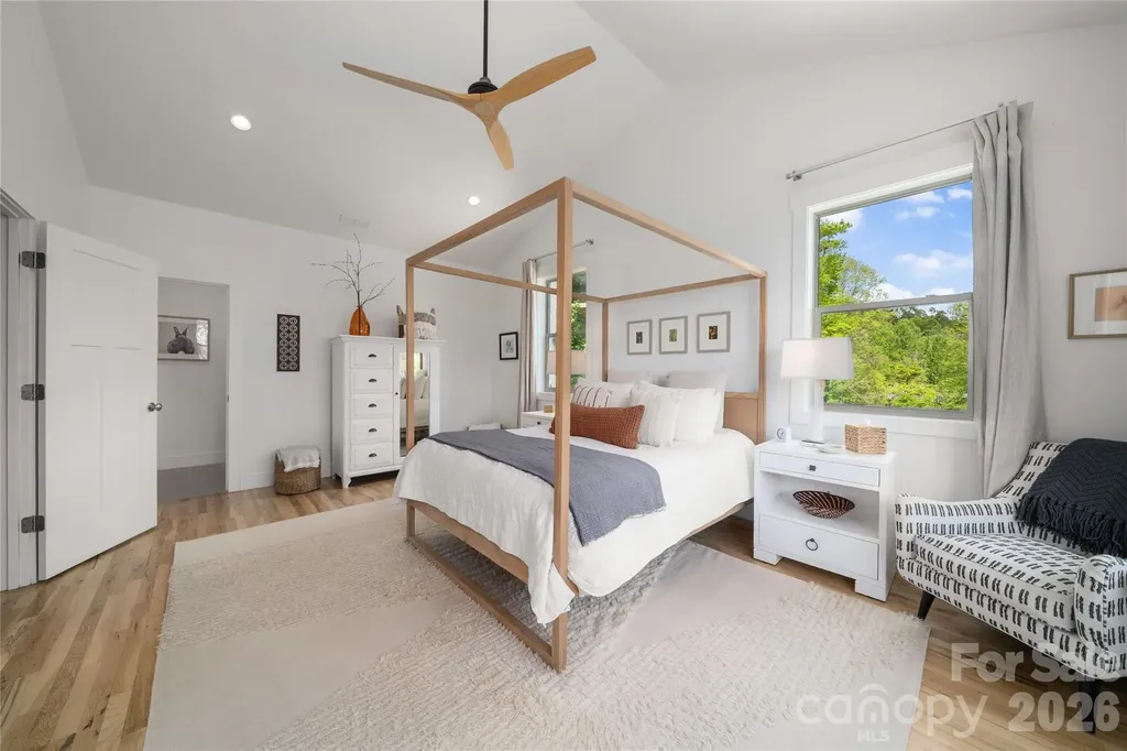 24 Acadia Drive Asheville NC 28806