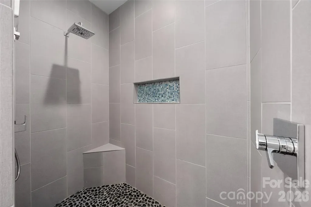 24 Acadia Drive Asheville NC 28806