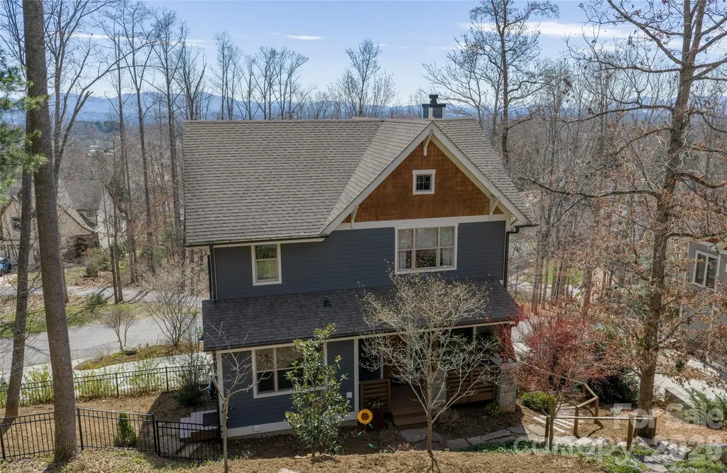 24 Acadia Drive Asheville NC 28806