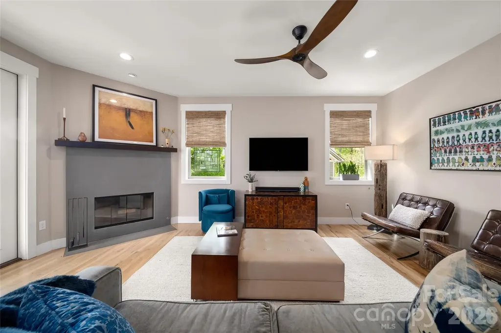 24 Acadia Drive Asheville NC 28806
