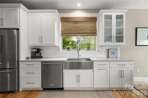 24 Acadia Drive Asheville NC 28806